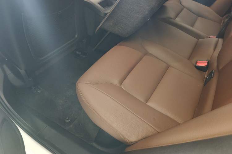 Used Volvo XC60 2025 B5 4x4 Smart Luxury Edition Left Rear Seat