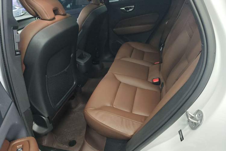 Used Volvo XC60 2025 B5 4x4 Smart Luxury Edition Left Rear Seat