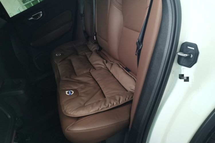 Used Volvo XC60 2025 B5 4x4 Smart Luxury Edition Left Rear Seat