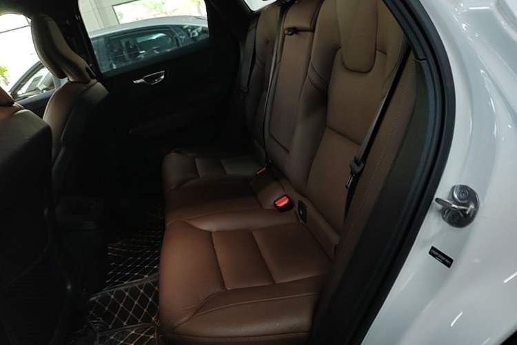 Used Volvo XC60 2025 B5 Four-Wheel Drive Smart & Advanced Luxury Edition Left Rear Seat