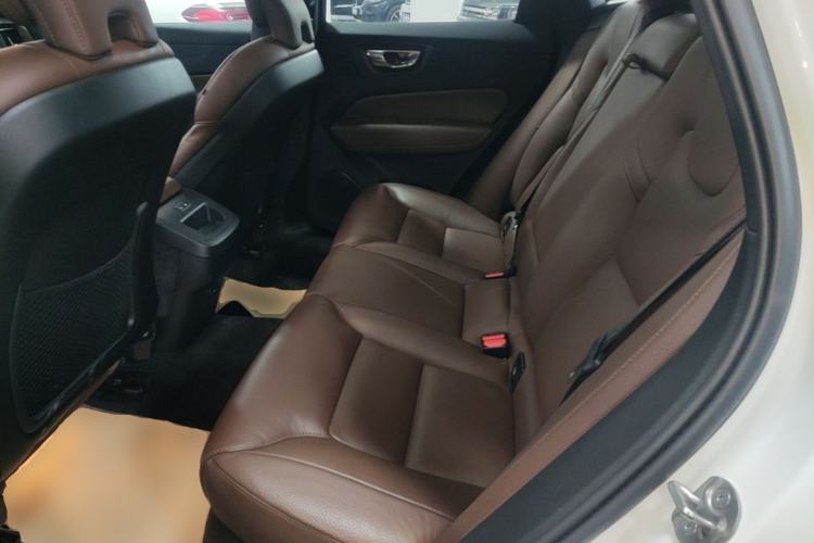 Used Volvo XC60 2025 B5 Four-Wheel Drive Smart & Advanced Luxury Edition Left Rear Seat