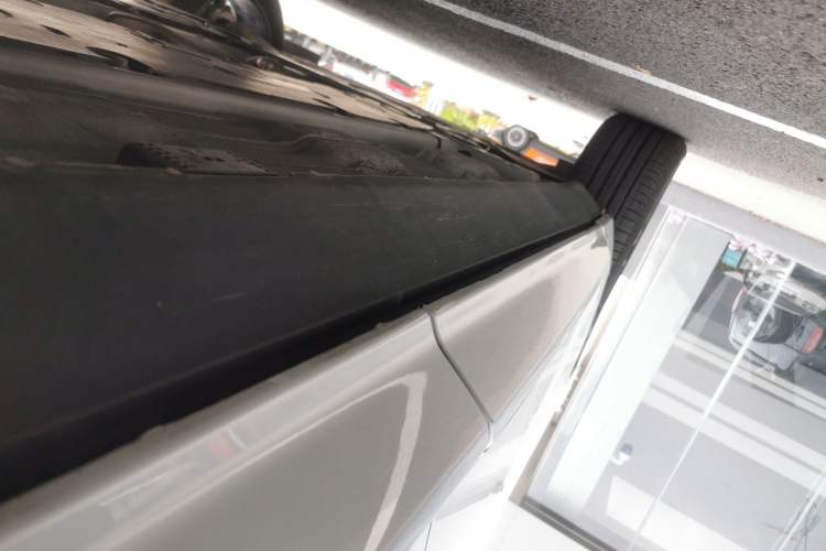 Used Volvo XC60 2025 B5 Four-Wheel Drive Smart & Advanced Luxury Edition Left Side Sill