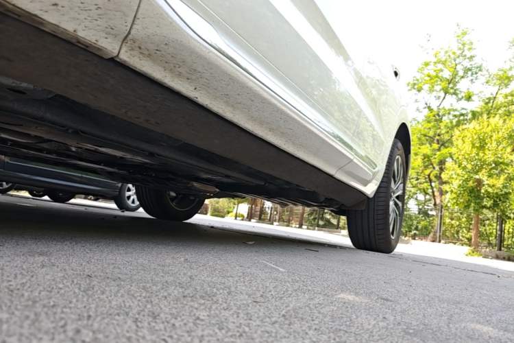 Used Volvo XC60 2025 B5 Four-Wheel Drive Smart & Advanced Luxury Edition Left Side Sill
