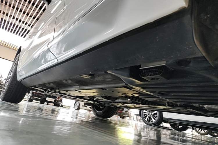 Used Volvo XC60 2025 B5 Four-Wheel Drive Smart & Advanced Luxury Edition Left Side Sill