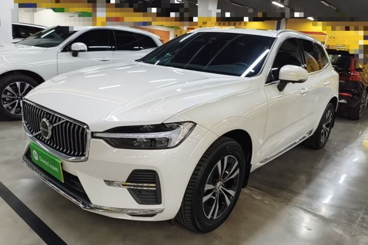 Volvo XC60 2025 B5 4x4 Smart Luxury Edition