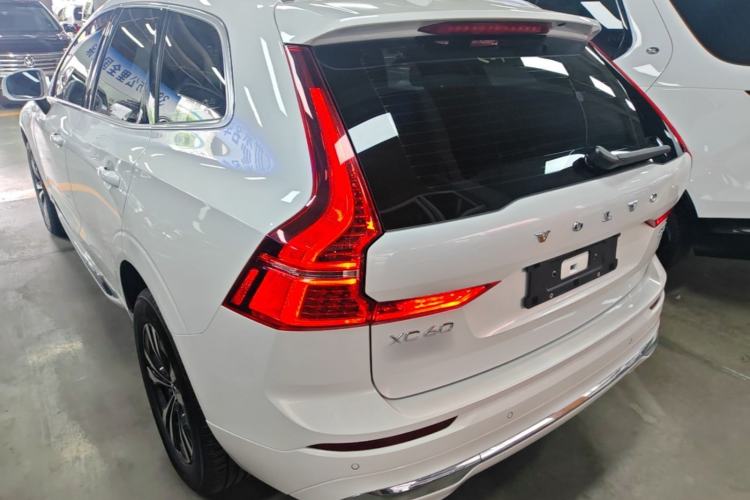 Used Volvo XC60 2025 B5 4x4 Smart Luxury Edition Rear Left 45 Deg