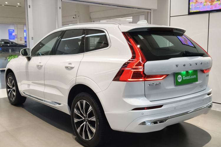 Used Volvo XC60 2025 B5 Four-Wheel Drive Smart & Advanced Luxury Edition Rear Left 45 Deg