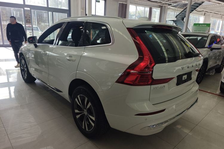 Used Volvo XC60 2025 B5 4x4 Smart Luxury Edition Rear Left 45 Deg