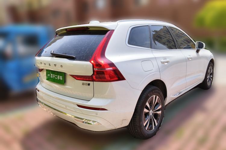 Used Volvo XC60 2025 B5 4x4 Smart Luxury Edition Rear Right 45 Deg