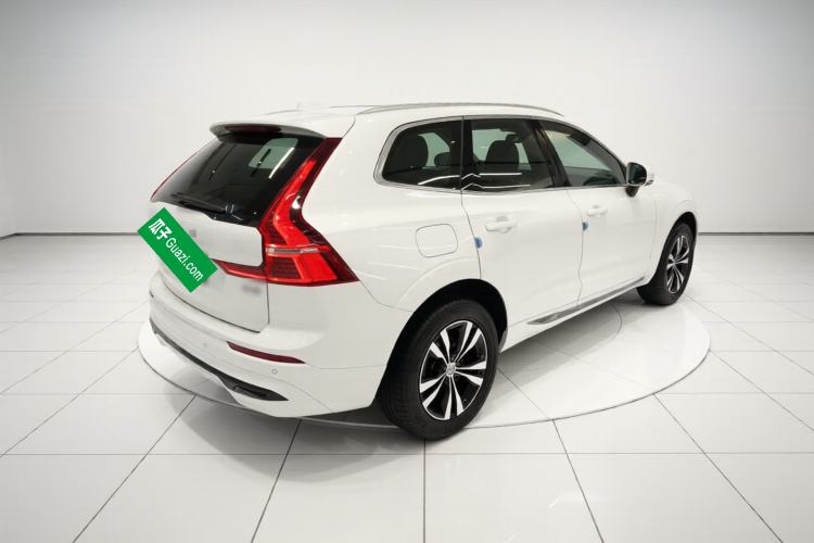 Used Volvo XC60 2025 B5 4x4 Smart Luxury Edition Rear Right 45 Deg