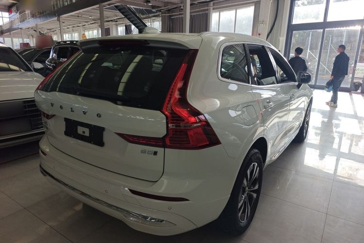 Used Volvo XC60 2025 B5 4x4 Smart Luxury Edition Rear Right 45 Deg