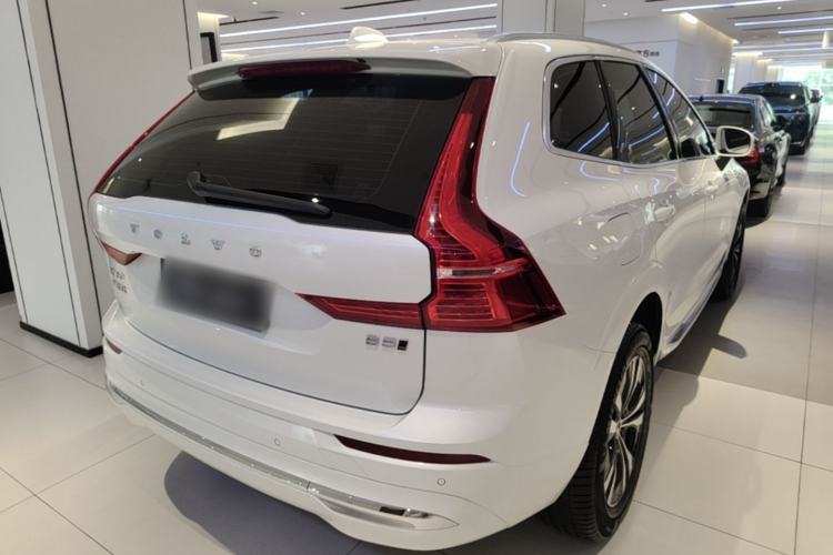 Used Volvo XC60 2025 B5 4x4 Smart Luxury Edition Rear Right 45 Deg