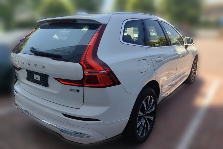 Used Volvo XC60 2025 B5 Four-Wheel Drive Smart & Advanced Luxury Edition Rear Right 45 Deg