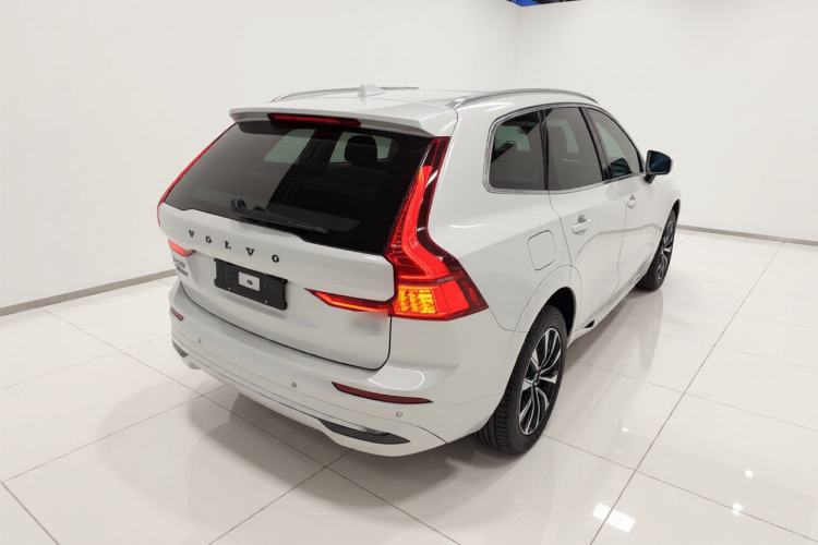Used Volvo XC60 2025 B5 Four-Wheel Drive Smart & Advanced Luxury Edition Rear Right 45 Deg