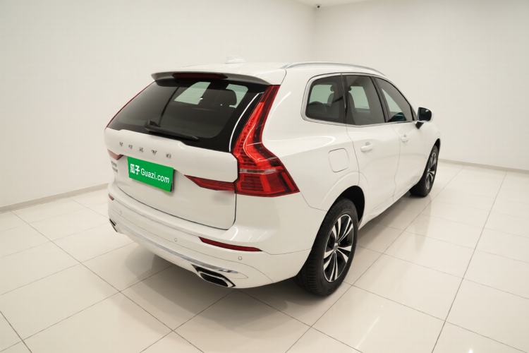Used Volvo XC60 2025 B5 4x4 Smart Luxury Edition Rear Right 45 Deg