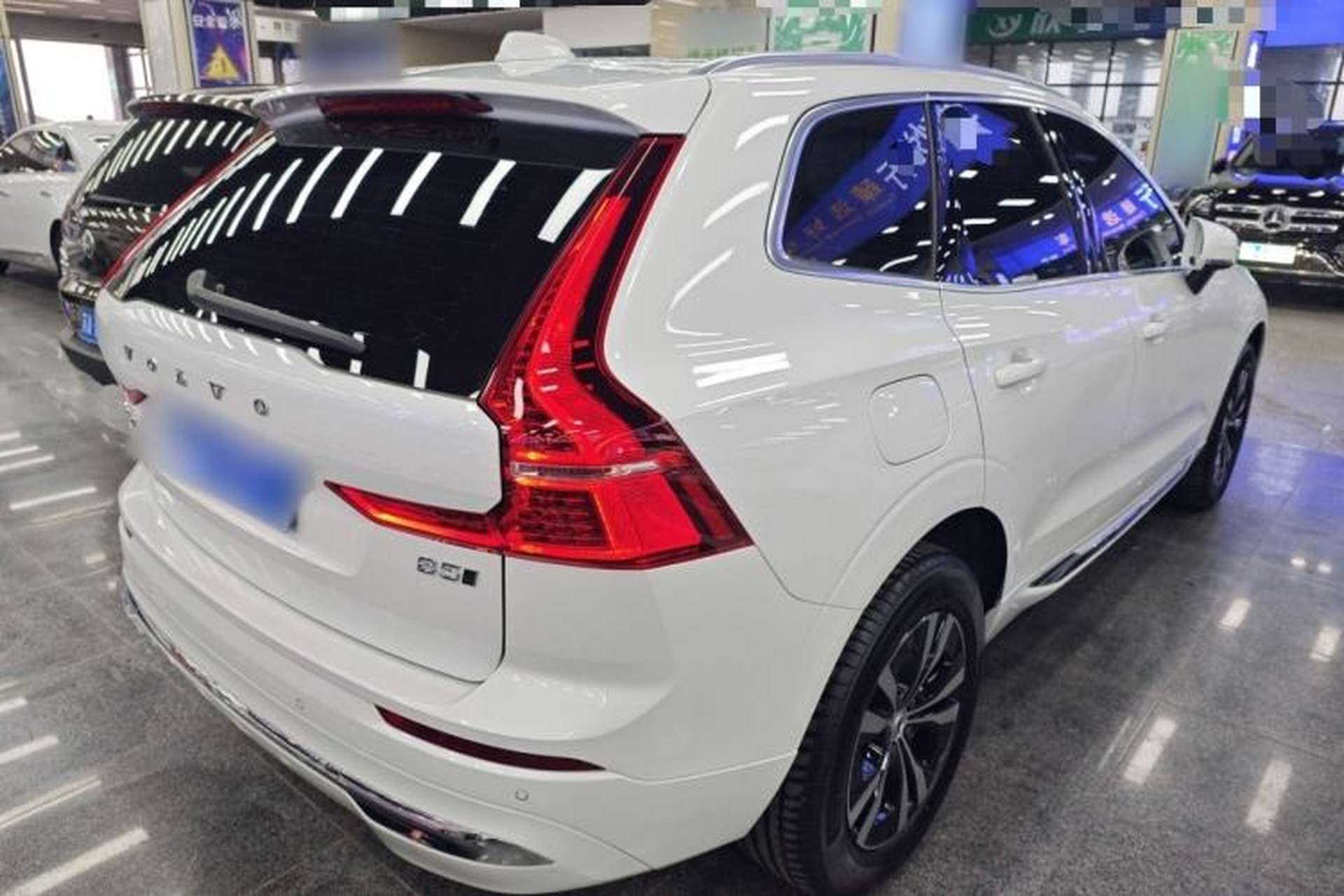 Used Volvo XC60 2025 B5 4x4 Smart Luxury Edition Rear Right 45 Deg