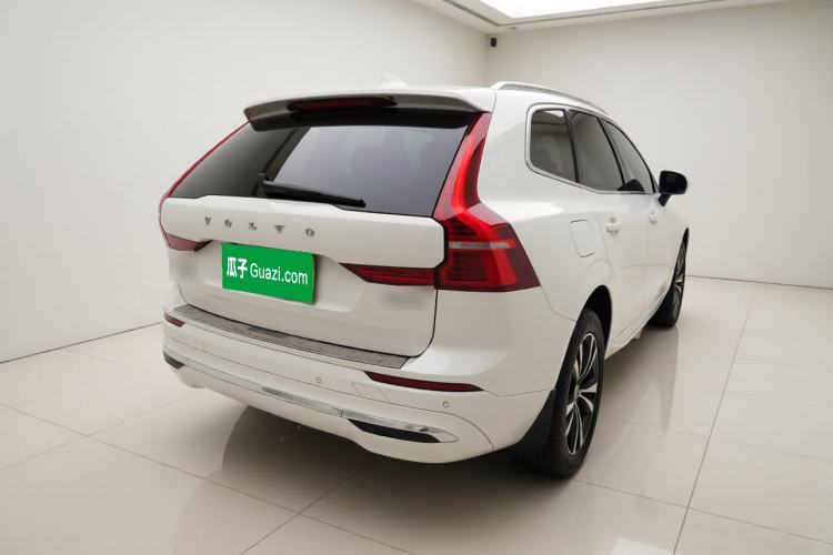 Used Volvo XC60 2025 B5 4x4 Smart Luxury Edition Rear Right 45 Deg