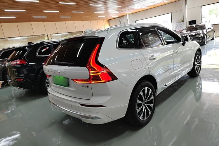 Used Volvo XC60 2025 B5 Four-Wheel Drive Smart & Advanced Luxury Edition Rear Right 45 Deg