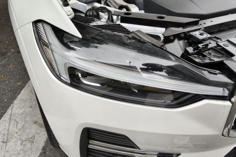 Used Volvo XC60 2025 B5 Four-Wheel Drive Smart & Advanced Luxury Edition Right Front Headlight