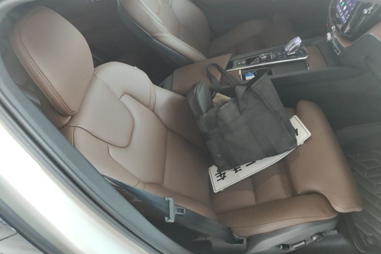 Used Volvo XC60 2025 B5 Four-Wheel Drive Smart & Advanced Luxury Edition Right Front Seat