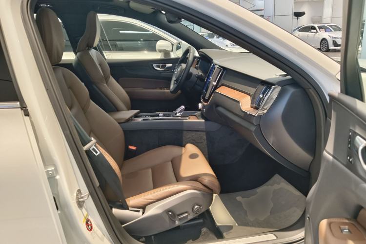 Used Volvo XC60 2025 B5 Four-Wheel Drive Smart & Advanced Luxury Edition Right Front Seat