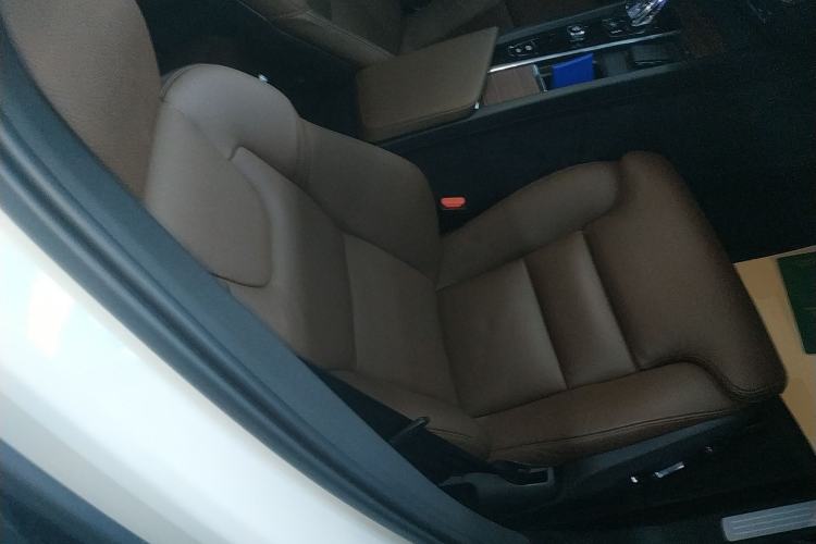 Used Volvo XC60 2025 B5 Four-Wheel Drive Smart & Advanced Luxury Edition Right Front Seat
