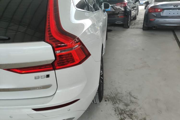Used Volvo XC60 2025 B5 Four-Wheel Drive Smart & Advanced Luxury Edition Right Rear Taillight