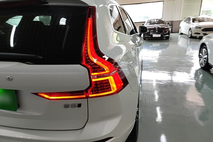 Used Volvo XC60 2025 B5 Four-Wheel Drive Smart & Advanced Luxury Edition Right Rear Taillight