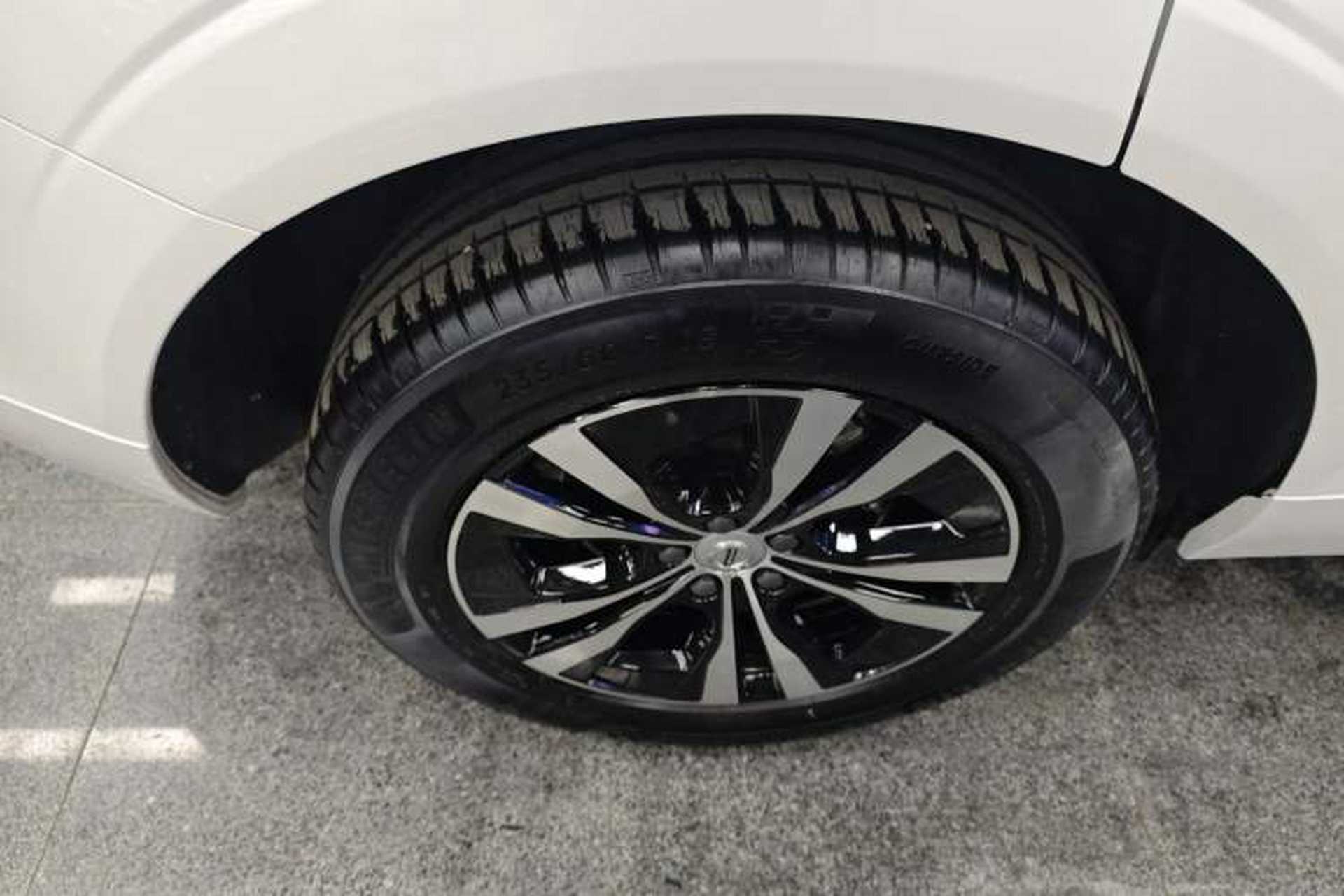 Used Volvo XC60 2025 B5 4x4 Smart Luxury Edition Right Rear Wheel Hub