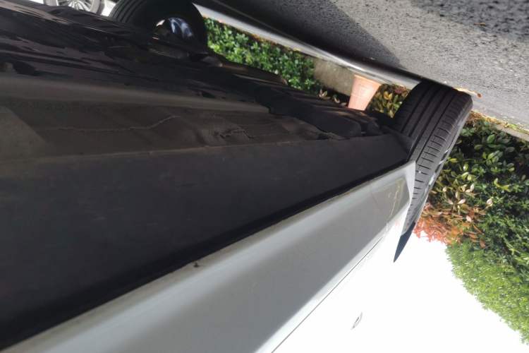 Used Volvo XC60 2025 B5 Four-Wheel Drive Smart & Advanced Luxury Edition Right Side Sill