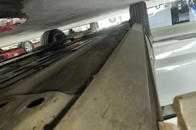 Used Volvo XC60 2025 B5 Four-Wheel Drive Smart & Advanced Luxury Edition Right Side Sill