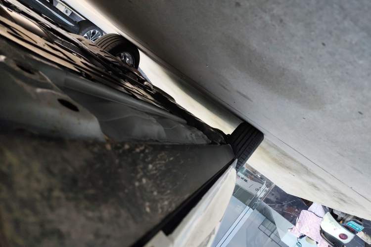 Used Volvo XC60 2025 B5 Four-Wheel Drive Smart & Advanced Luxury Edition Right Side Sill