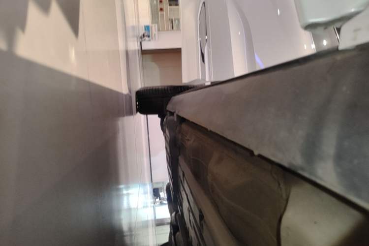 Used Volvo XC60 2025 B5 4x4 Smart Luxury Edition Right Side Sill