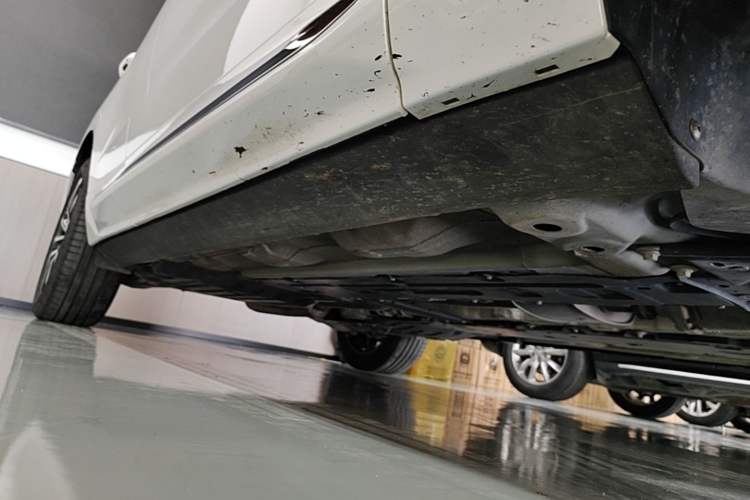 Used Volvo XC60 2025 B5 Four-Wheel Drive Smart & Advanced Luxury Edition Right Side Sill