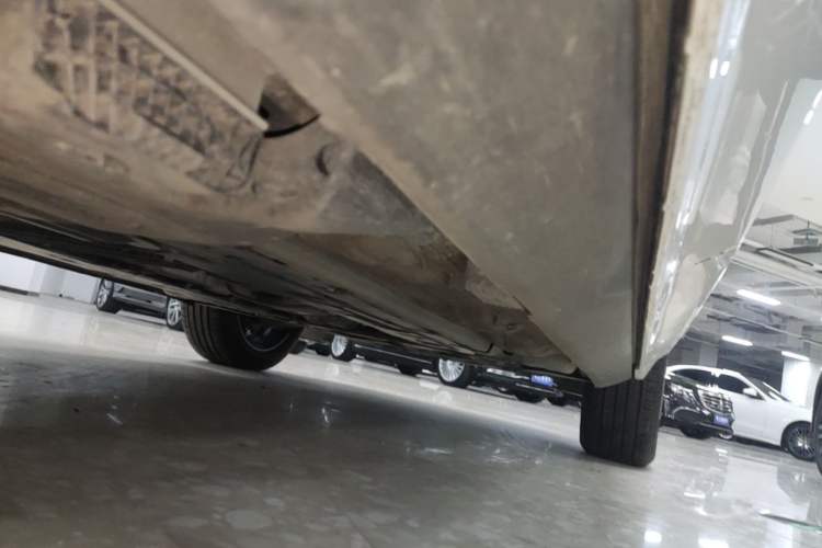 Used Volvo XC60 2025 B5 Four-Wheel Drive Smart & Advanced Luxury Edition Right Side Sill