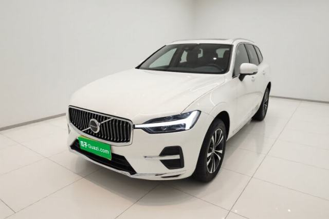 Volvo XC60 2025 B5 4x4 Smart Luxury Edition с пробегом