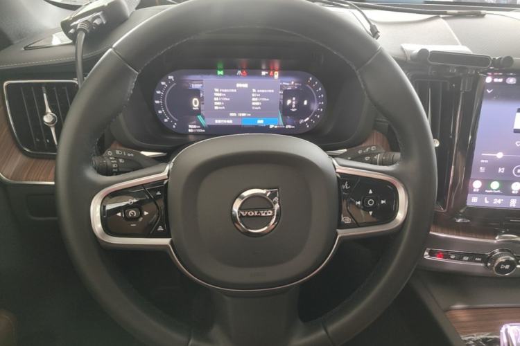 Used Volvo XC60 2025 B5 Four-Wheel Drive Smart & Advanced Luxury Edition Steering Wheel