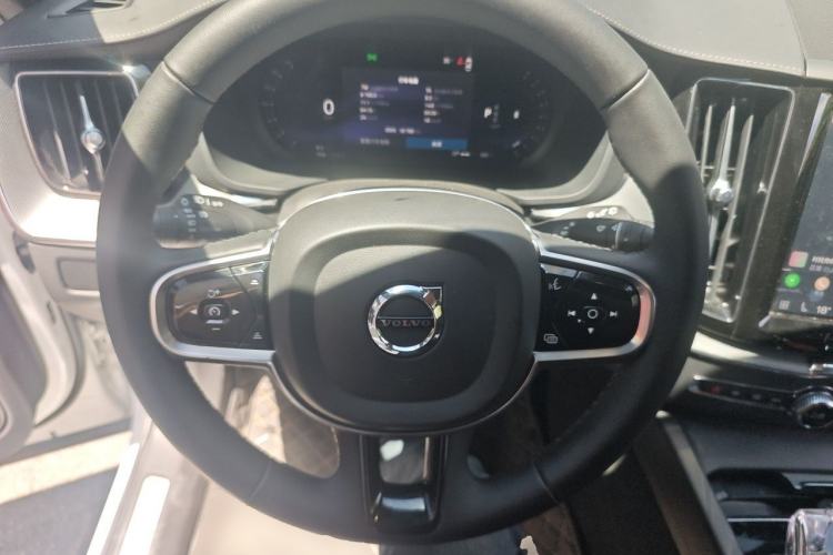 Used Volvo XC60 2025 B5 4x4 Smart & Advanced Sport Edition Steering Wheel