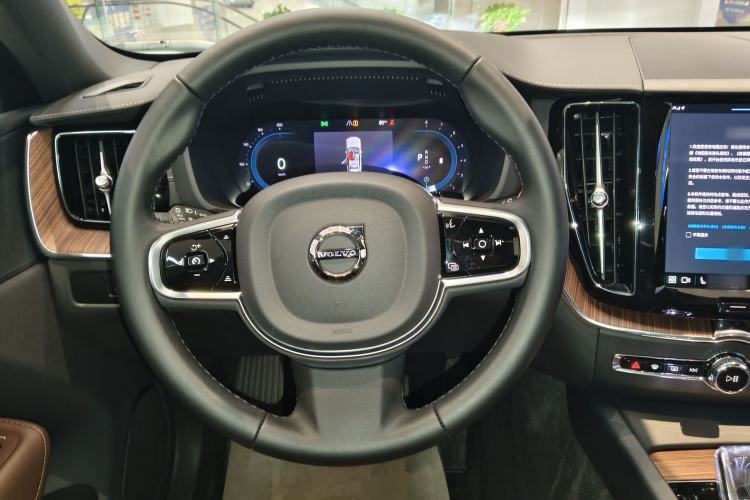 Used Volvo XC60 2025 B5 Four-Wheel Drive Smart & Advanced Luxury Edition Steering Wheel