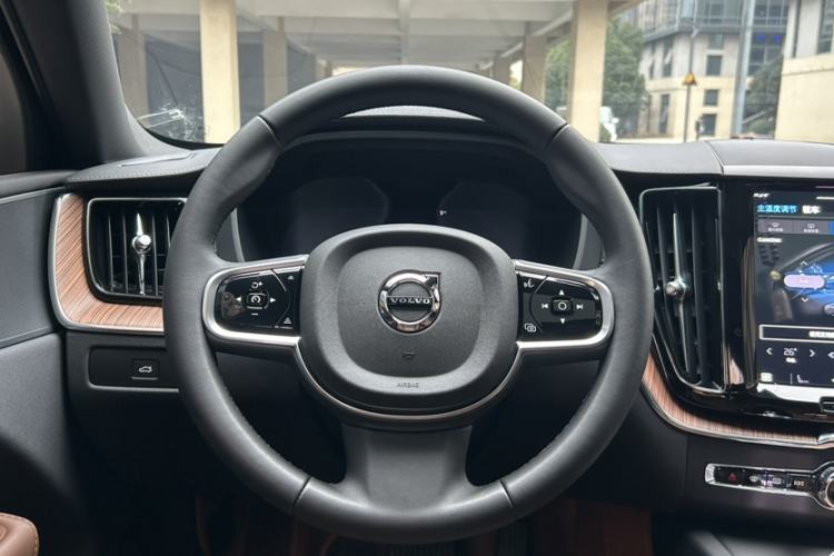 Used Volvo XC60 2025 B5 Four-Wheel Drive Smart & Advanced Luxury Edition Steering Wheel