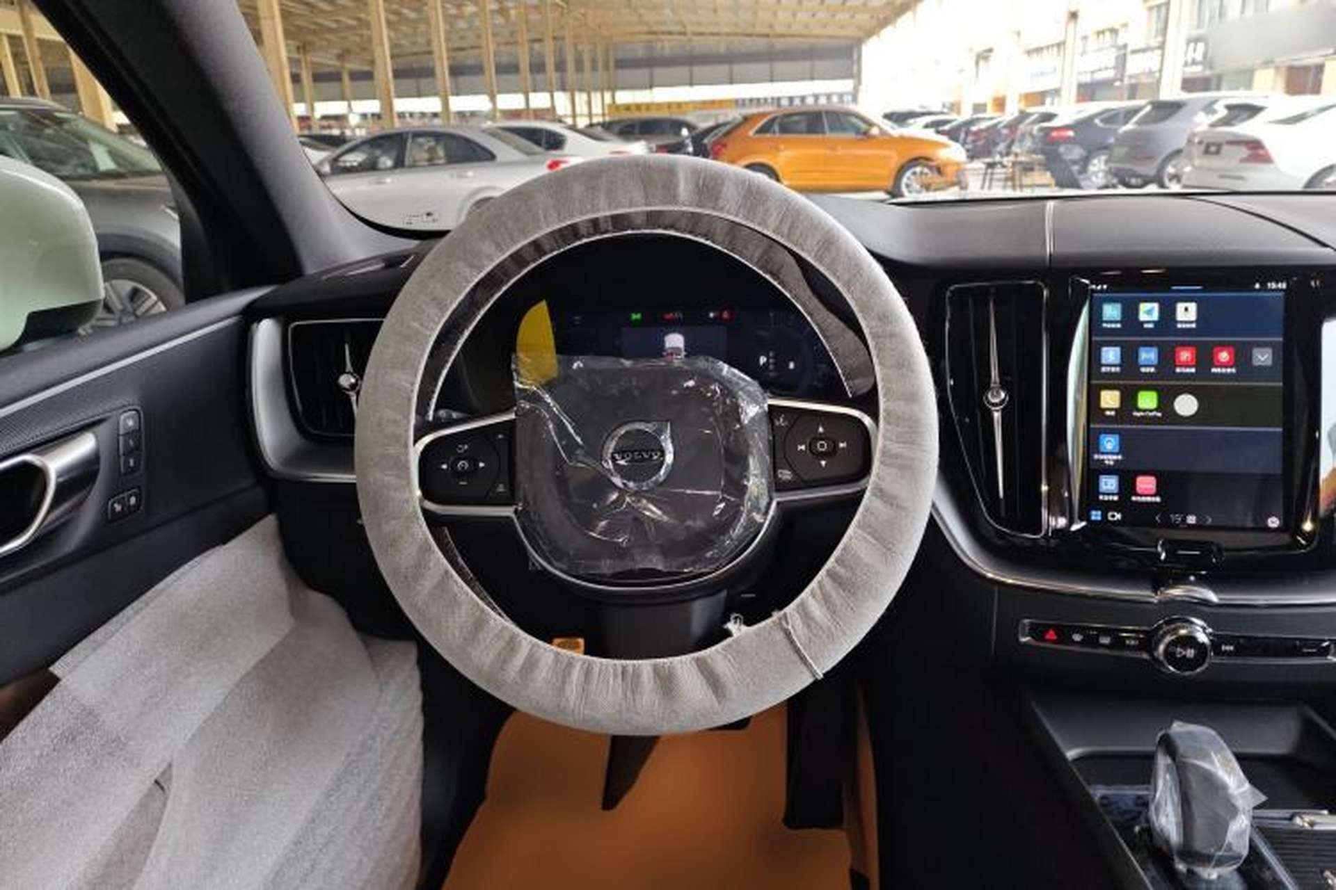 Used Volvo XC60 2025 B5 4x4 Smart Luxury Edition Steering Wheel