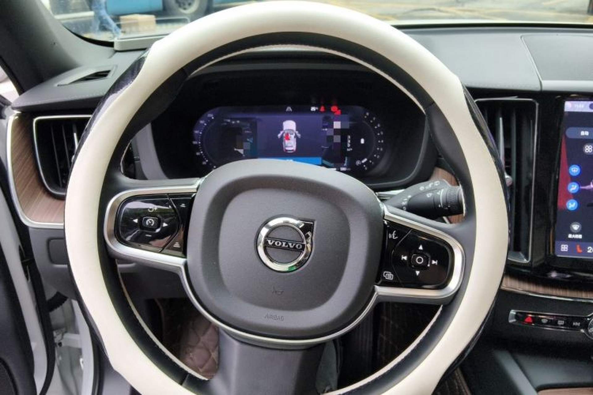 Used Volvo XC60 2025 B5 Four-Wheel Drive Smart & Advanced Luxury Edition Steering Wheel