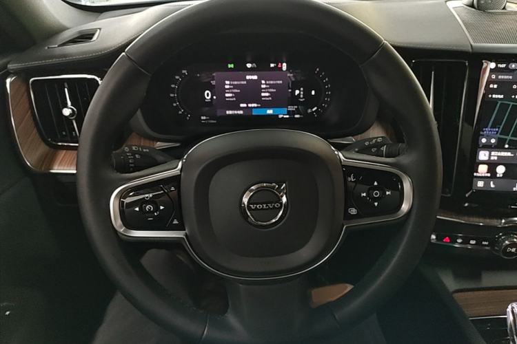 Used Volvo XC60 2025 B5 Four-Wheel Drive Smart & Advanced Luxury Edition Steering Wheel