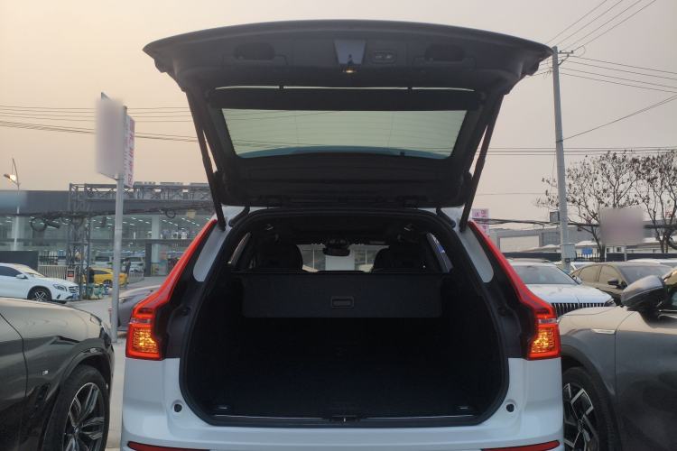 Used Volvo XC60 2025 B5 4x4 Smart & Advanced Sport Edition Trunk