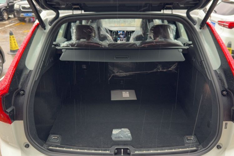 Used Volvo XC60 2025 B5 Four-Wheel Drive Smart & Advanced Luxury Edition Trunk