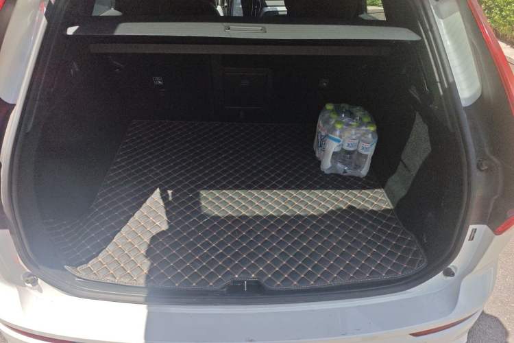 Used Volvo XC60 2025 B5 4x4 Smart & Advanced Sport Edition Trunk