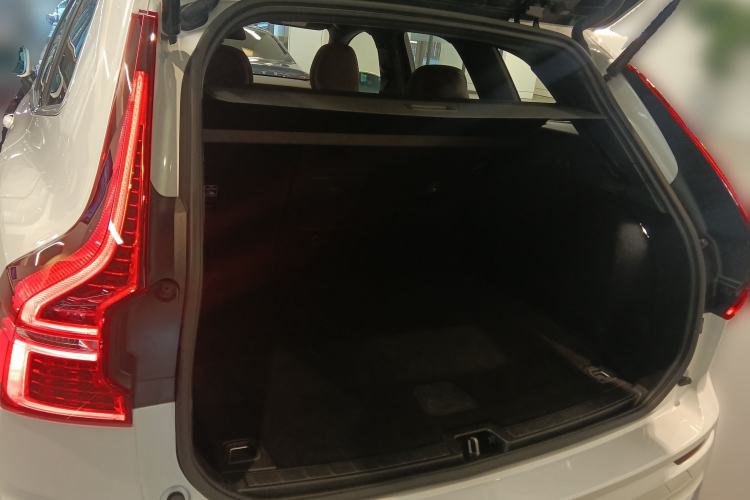 Used Volvo XC60 2025 B5 4x4 Smart Luxury Edition Trunk