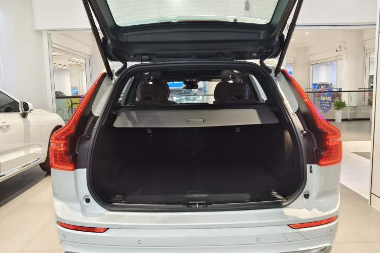 Used Volvo XC60 2025 B5 Four-Wheel Drive Smart & Advanced Luxury Edition Trunk
