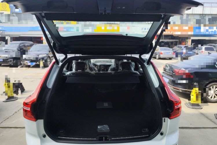 Used Volvo XC60 2025 B5 Four-Wheel Drive Smart & Advanced Luxury Edition Trunk