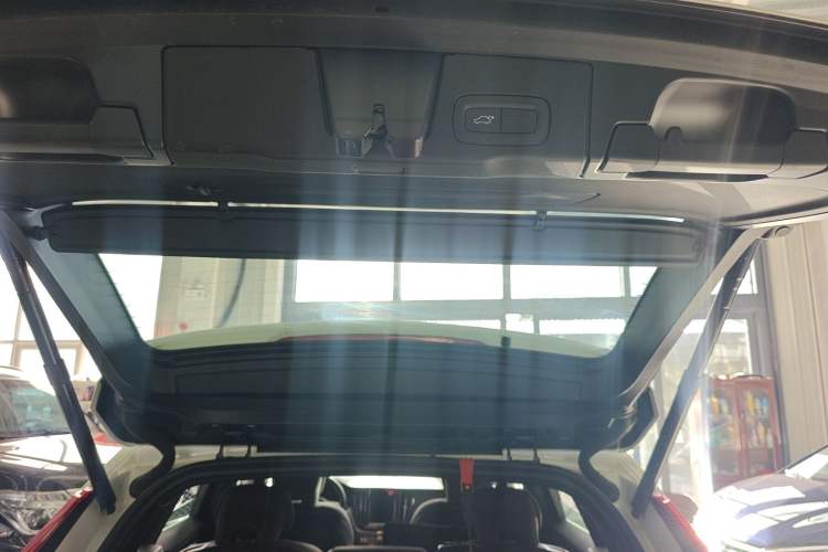 Used Volvo XC60 2025 B5 4x4 Smart Luxury Edition Trunk